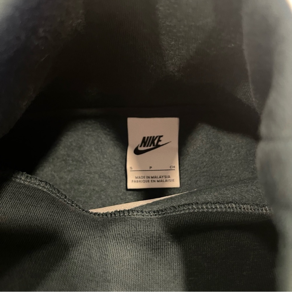 Nike | SPORTSWEAR CLUB FLEECE | GIRLS | SMALL | NWT | 2 sweatshirts included - Picture 10 of 14